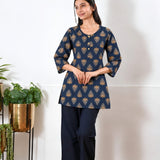 Round neck cotton short kurti - Navy butta